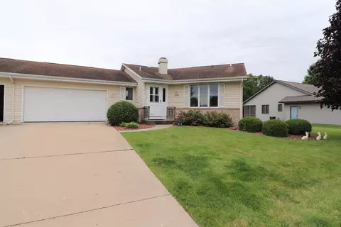 4004 Devereaux Dr, Janesville, WI 53546