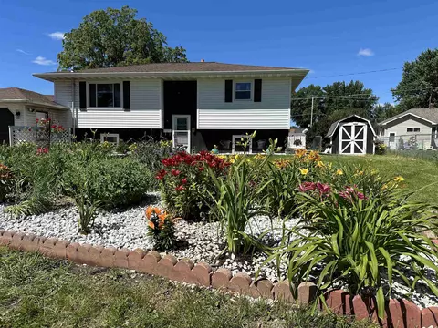 206 Hageman Ct, Mauston, WI 53948
