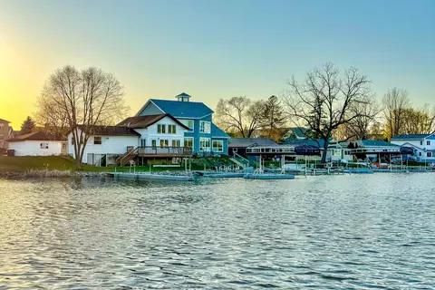 5354 Blue Bill Park Dr, Madison, WI 53704