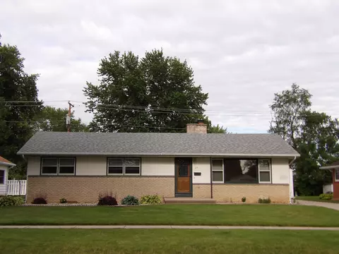 25 S Lexington Dr, Janesville, WI 53545