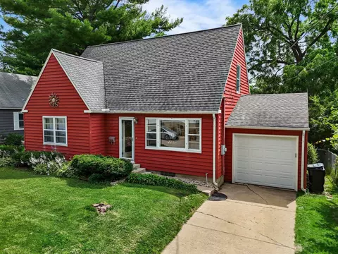 959 Clarence Ct, Madison, WI 53715