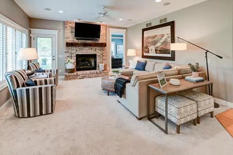 8801 Nelson Xing, Verona, WI 53593