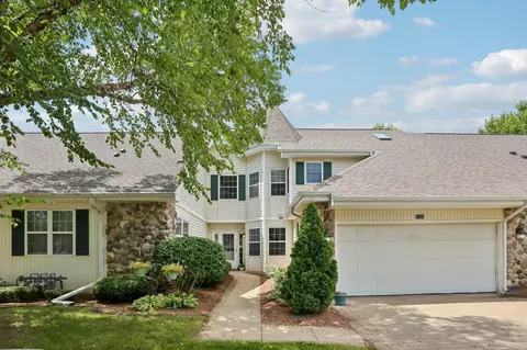 5720 Steeplechase Dr, Waunakee, WI 53597