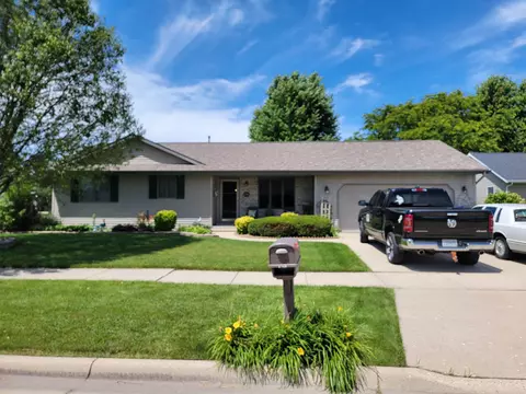 2013 Stonefield Ln, Janesville, WI 53546
