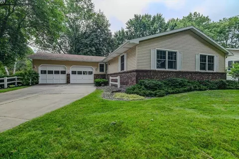 6629 Piping Rock Rd, Madison, WI 53711