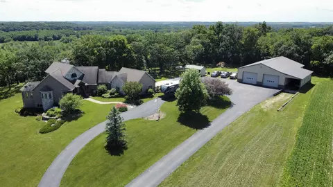 6822 S Nelson Rd, Brodhead, WI 53520