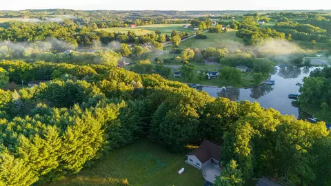 e4774 East Redstone Drive, La Valle, WI 53941