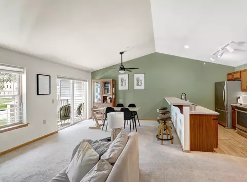 2834 Pleasant View Rd #201, Middleton, WI 53562