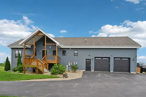 s9329 Cross Road, Sauk City, WI 53583