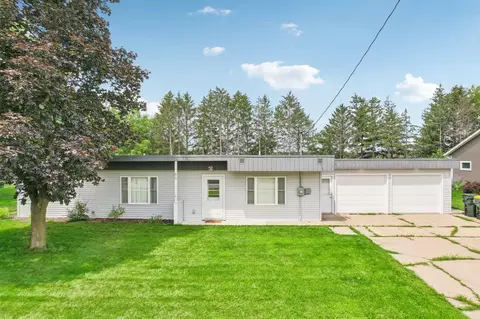 85 Lueders Rd, Prairie Du Sac, WI 53578