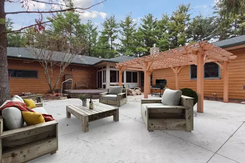 5222 N Grand Videre Dr, Janesville, WI 53548