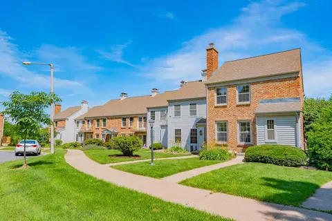 6904 Old Sauk Ct, Madison, WI 53717