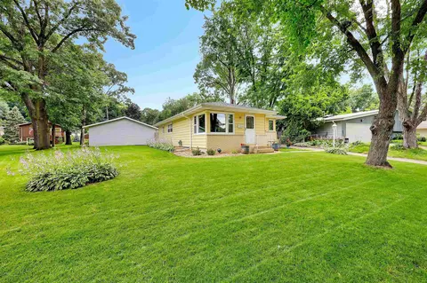 4821 Steinhauer Trl, Madison, WI 53716