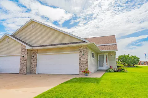 1914 Lincoln Ave, Stoughton, WI 53589