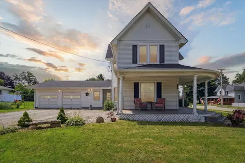 110 E Centre St, Footville, WI 53537
