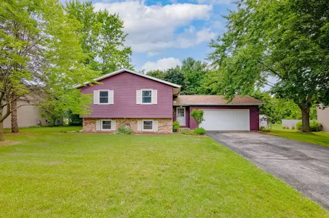 411 Raintree Dr, Fort Atkinson, WI 53538