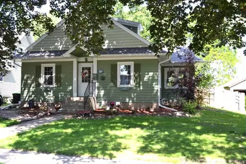 307 S Grove St, Waupun, WI 53963