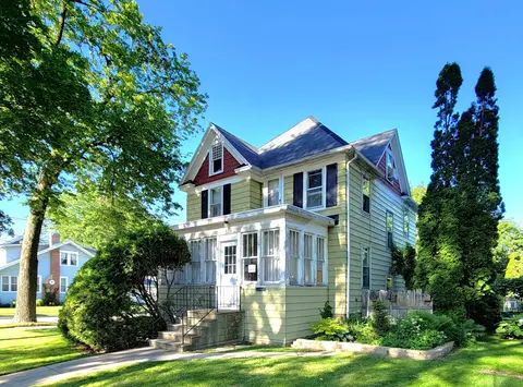 319 De Clark St, Beaver Dam, WI 53916
