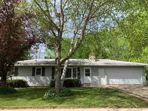 1102 Troy Dr, Madison, WI 53704