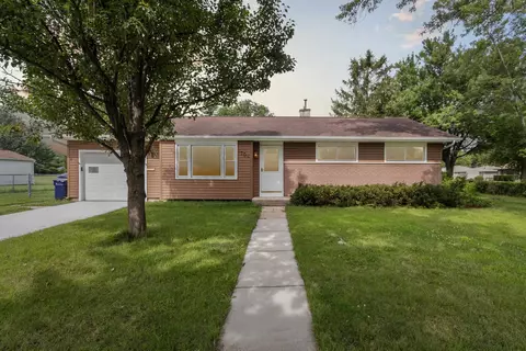 1704 Pershing Pl, Janesville, WI 53546