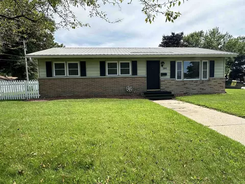 2641 Roosevelt Ave, Janesville, WI 53546