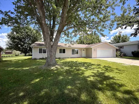 1512 Grant St, Tomah, WI 54660
