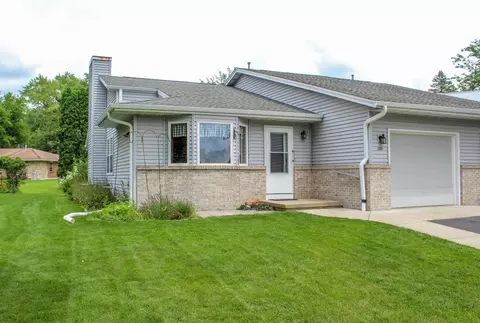 1008 Caswell St, Fort Atkinson, WI 53538