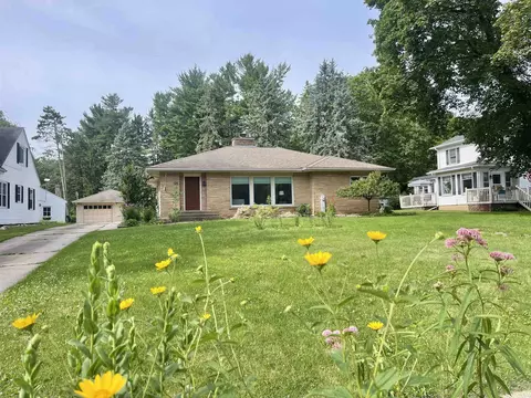 129 E Madison Ave, Milton, WI 53563