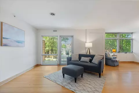 15 S Broom St #202, Madison, WI 53703