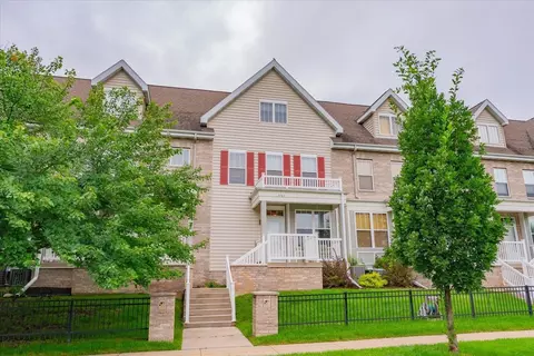 2767 Crinkle Root Dr, Fitchburg, WI 53711