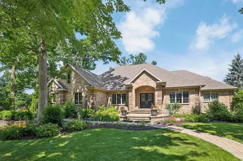 5943 Oak Hollow Dr, Mcfarland, WI 53558