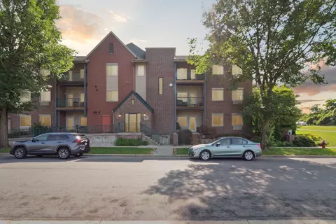 1901 Carns Dr #107, Madison, WI 53719