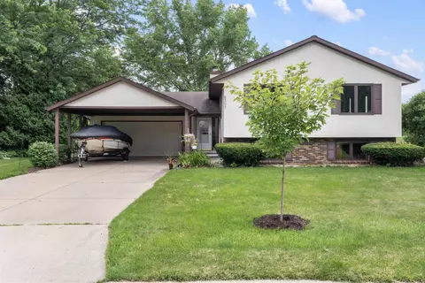 6307 Pheasant Run, Mcfarland, WI 53558
