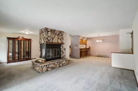 1013 N Sunnyval Lan #E, Madison, WI 53713