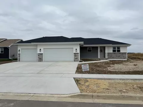 27 Acacia Ln, Milton, WI 53563