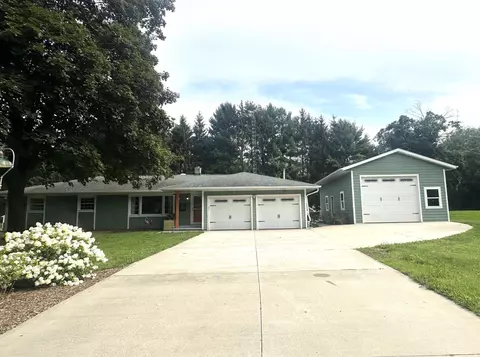 8835 N Dix Dr, Milton, WI 53563