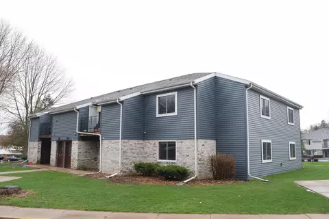 607 Whispering Pines Way, Fitchburg, WI 53713