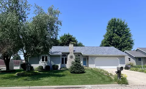 2017 Meadowlark Dr, Janesville, WI 53546