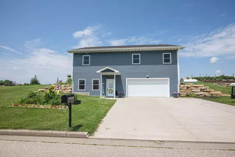 106 Spruce Park Dr, Potosi, WI 53820