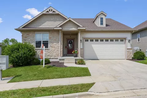 9878 Hawks Nest Dr, Verona, WI 53593