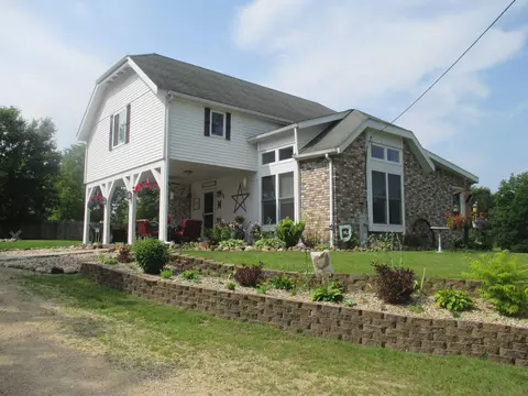 34 W 2nd St, Montello, WI 53949