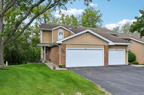 301 Castle Oaks Xing, Waunakee, WI 53597