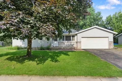 860 Broadway Dr, Sun Prairie, WI 53590