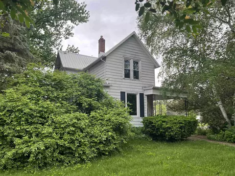 785 Prairie St, Prairie Du Sac, WI 53578