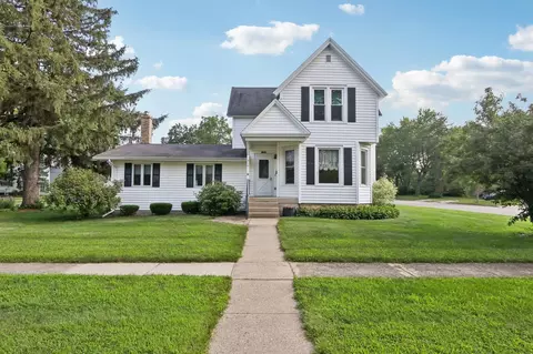 712 Polk St, Sauk City, WI 53583