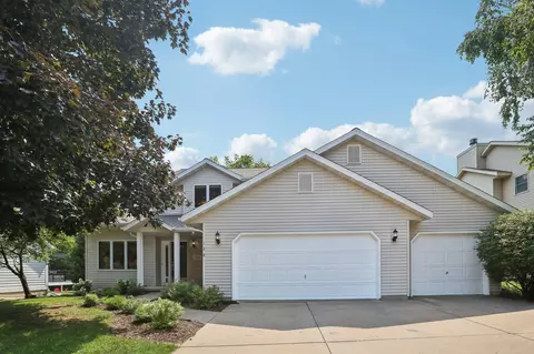 128 Fairbrook Dr, Waunakee, WI 53597