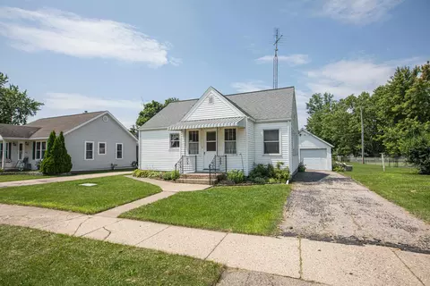 711 S Madison St, Cuba City, WI 53807