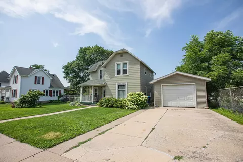 243 W Main St, Benton, WI 53803