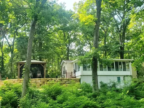 217-218 Skyway Dr, Edgerton, WI 53534