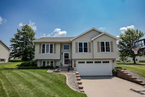 1105 Georgene St, Dodgeville, WI 53533